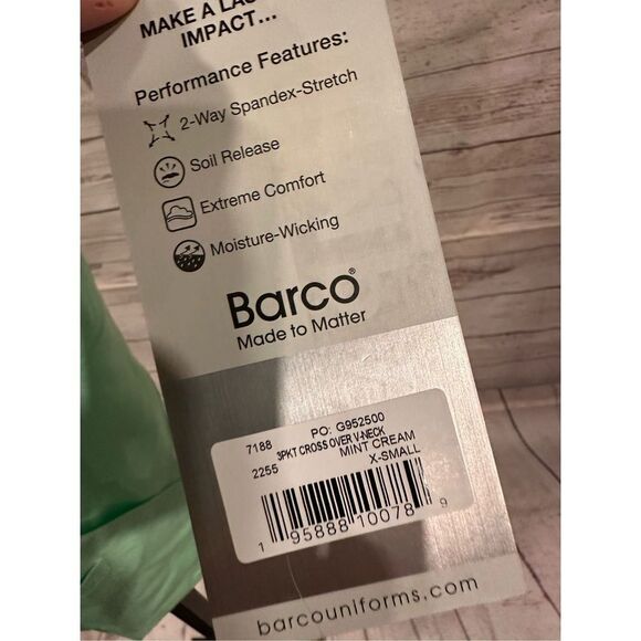 Grey’s Anatomy Barco Mint Cream Green Ab Neck 3 Pocket Scrub Top Size XS - Picture 5 of 6